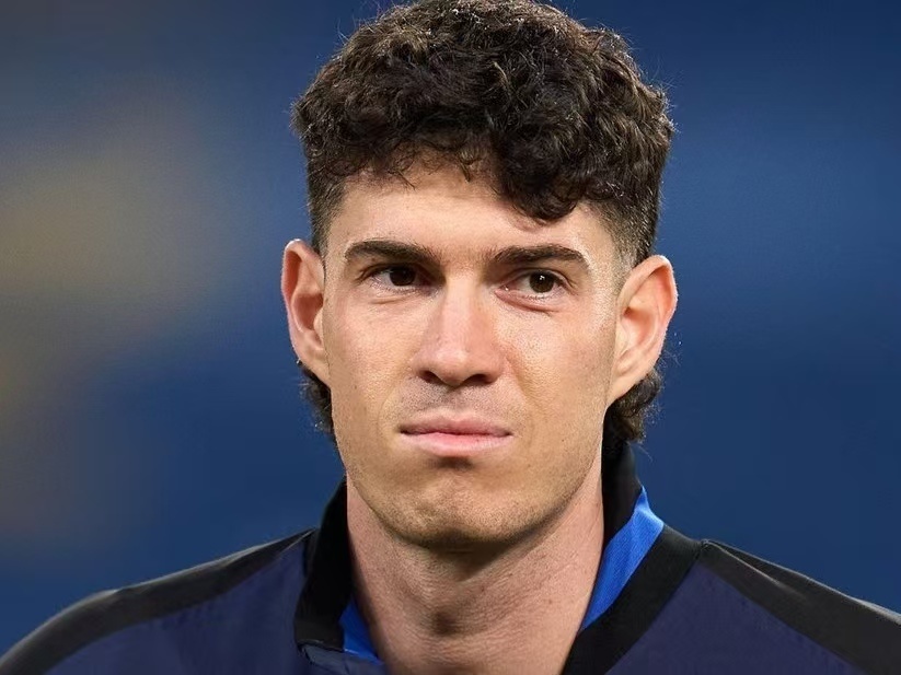 容易在他的 容易在他的